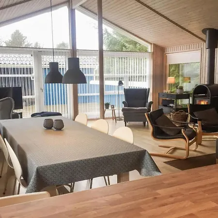 Holiday home Sari - 600m From The Sea By Interhome Lokken