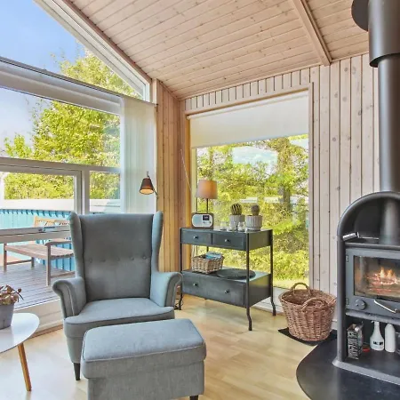 Holiday home Sari - 600m From The Sea By Interhome Lokken